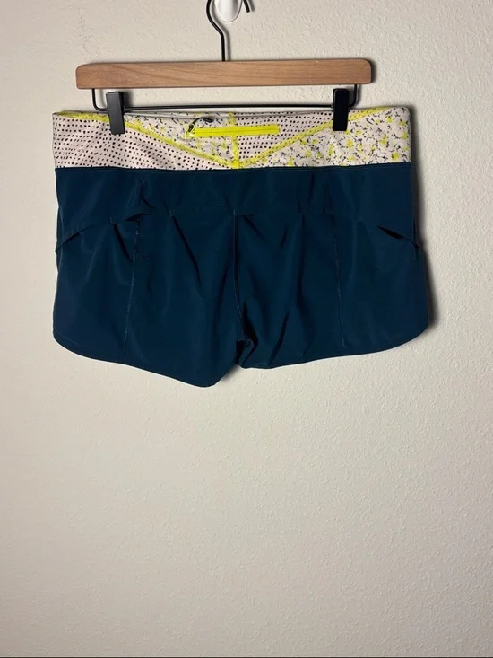Lululemon Run: Speed Short *4-way Stretch Alberta Lake / Wi14 Quilt 26 W7C91S - Picture 1 of 3